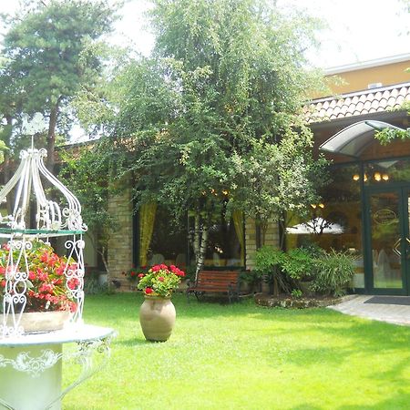 Hotel Il Rustichello Лонато Экстерьер фото