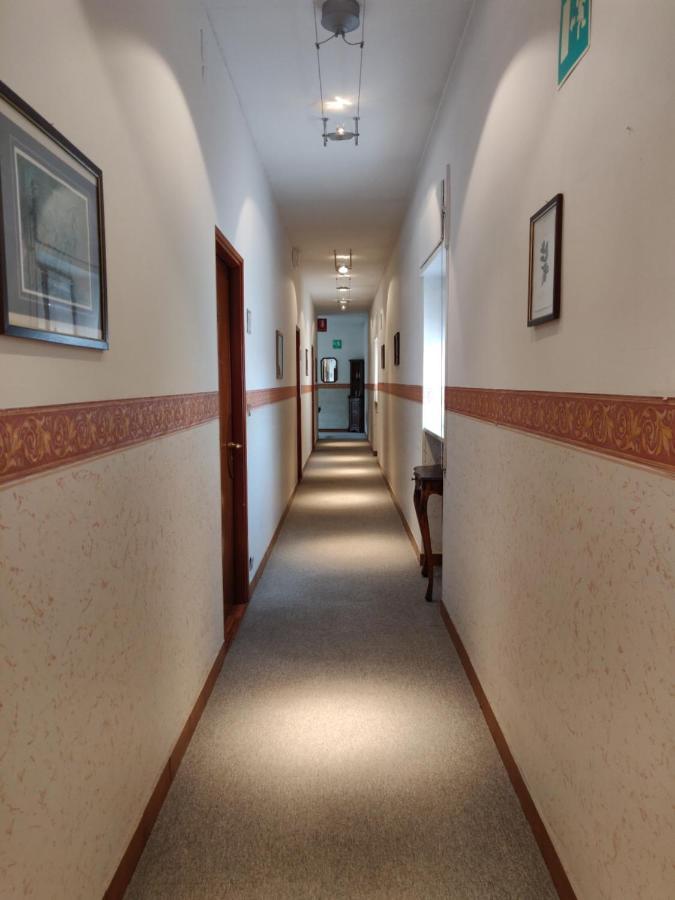 Hotel Il Rustichello Лонато Экстерьер фото