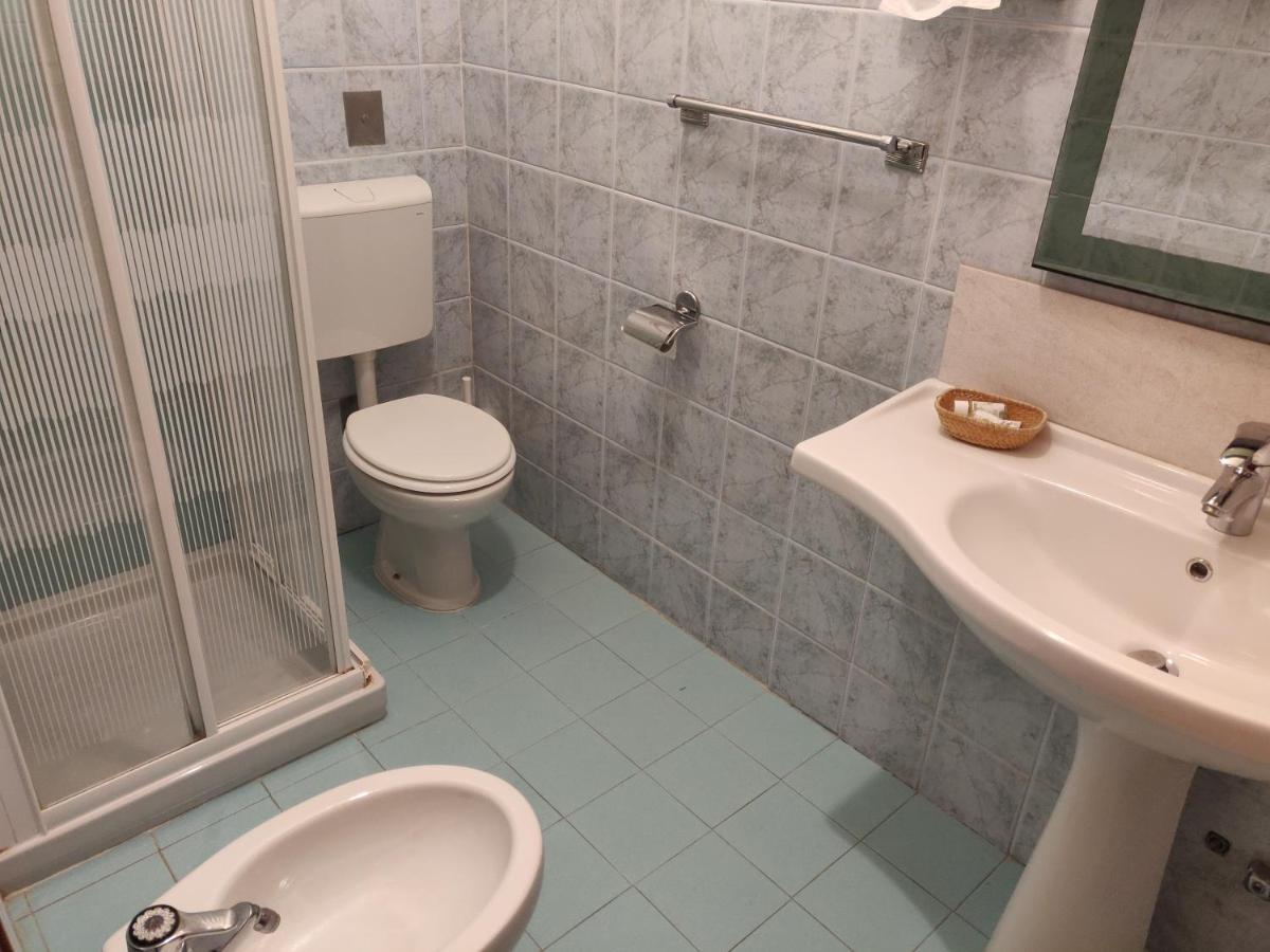 Hotel Il Rustichello Лонато Экстерьер фото