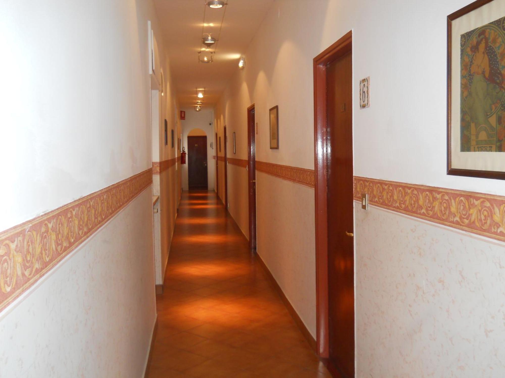 Hotel Il Rustichello Лонато Экстерьер фото