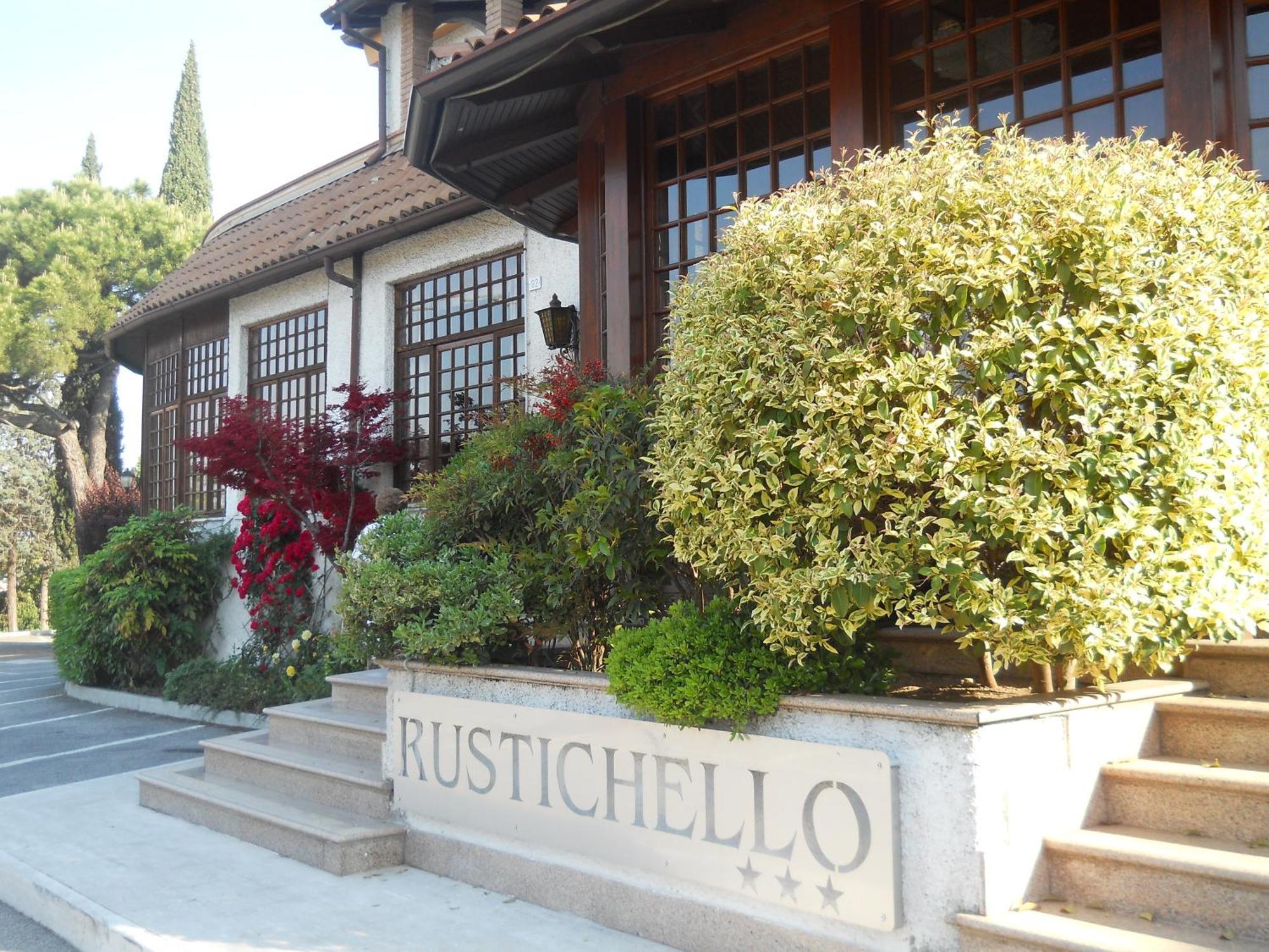 Hotel Il Rustichello Лонато Экстерьер фото