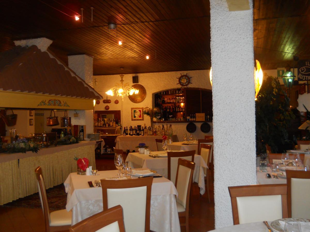 Hotel Il Rustichello Лонато Экстерьер фото