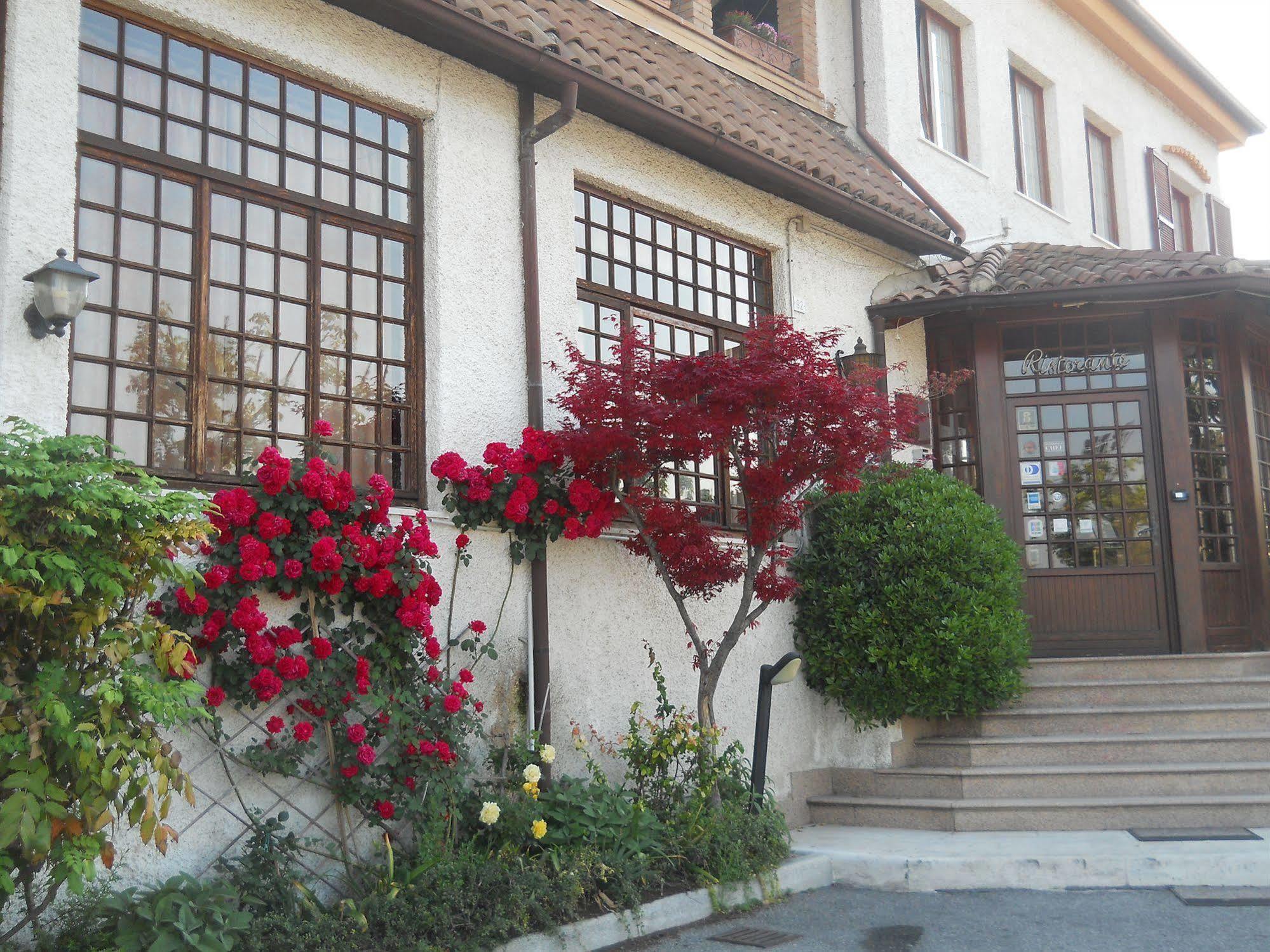 Hotel Il Rustichello Лонато Экстерьер фото